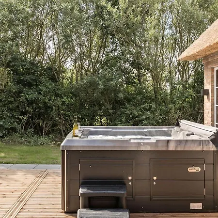 Lovely In With Sauna - C04646 Vakantiehuis *