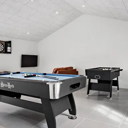 Lovely In With Sauna - C04646