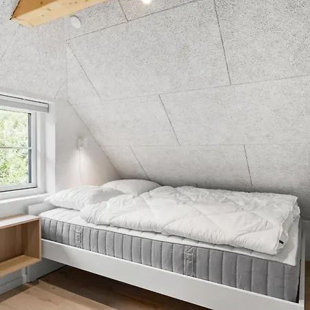 Lovely In With Sauna - C04646